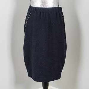 NWOT navy knit skirt with zipper trim - L